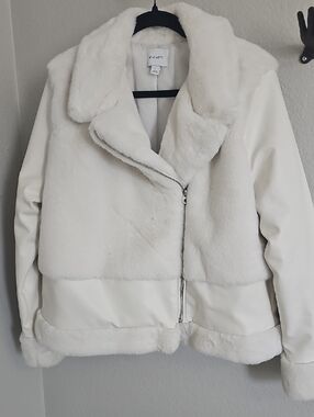 Nine West Off-White Faux Shearling Zip-Front Teddy Jacket